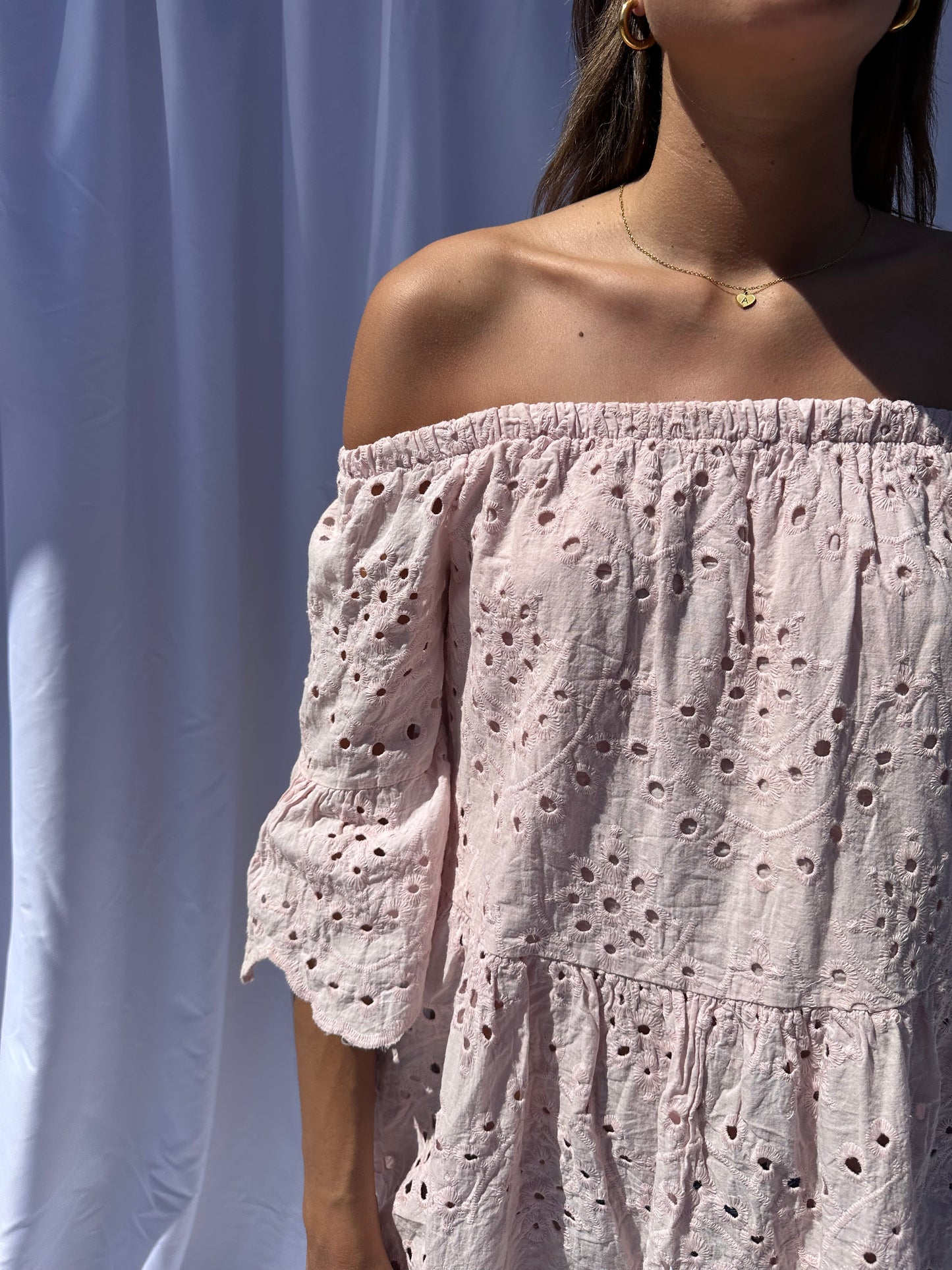 Vestido troquelado rosa